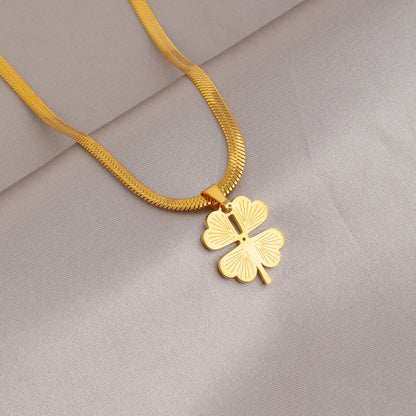 LOVVE Four-Leaf Clover Necklace
