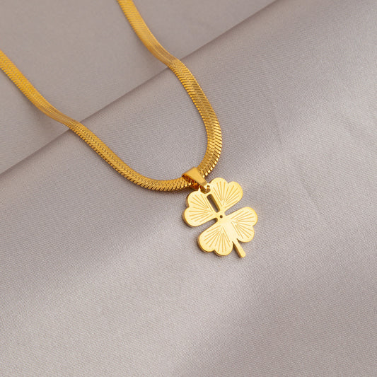 LOVVE Four-Leaf Clover Necklace