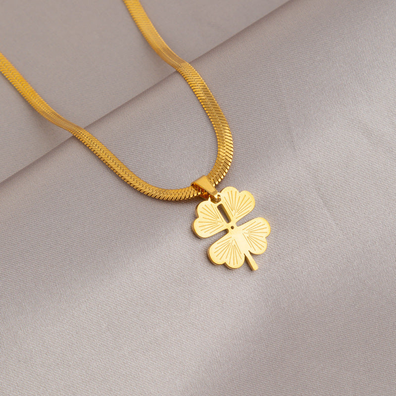 LOVVE Four-Leaf Clover Necklace