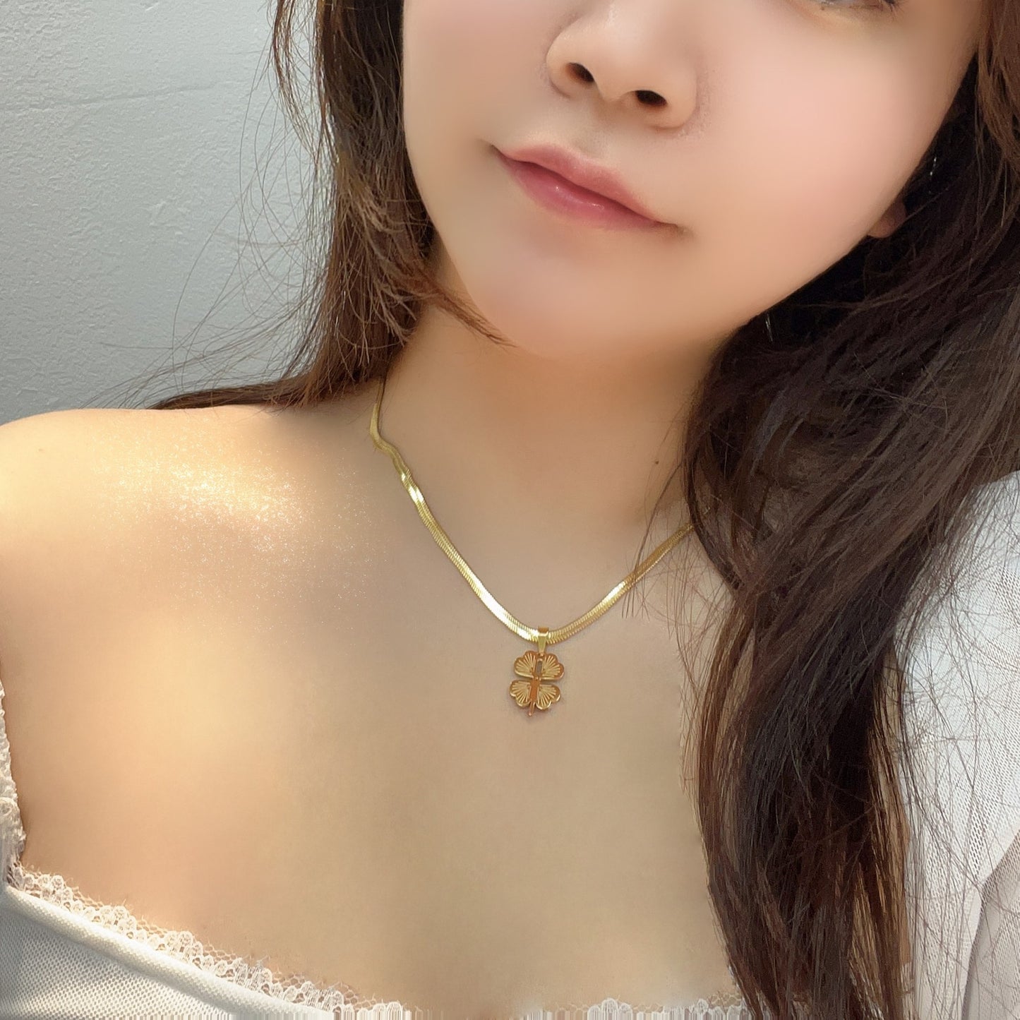 LOVVE Four-Leaf Clover Necklace