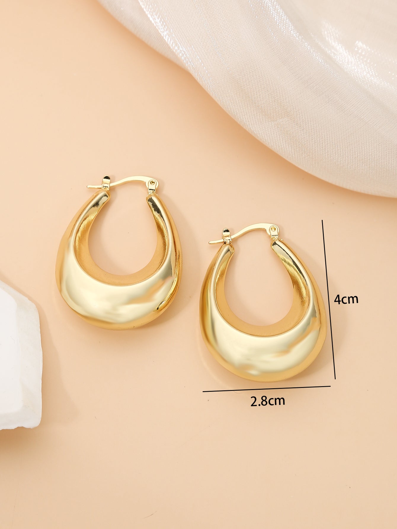 Earring Exaggerated Oval Style,Only Self-pickup Is Supported, And The Displayed Prices Are All Self-pickup Prices