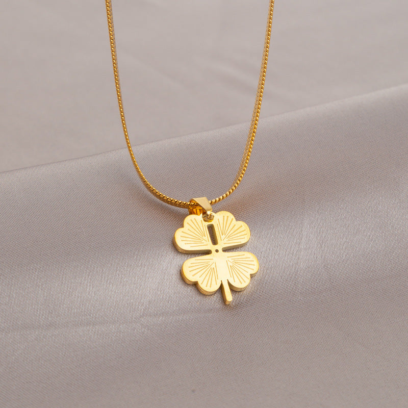 LOVVE Four-Leaf Clover Necklace